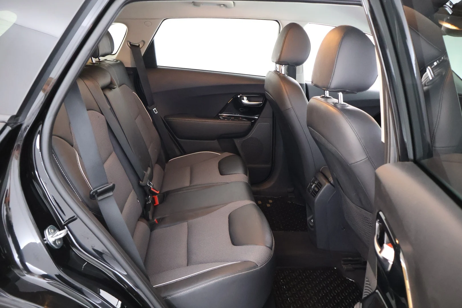 Car Image - 5oYGz0ol6ktBXBrxXlTevS