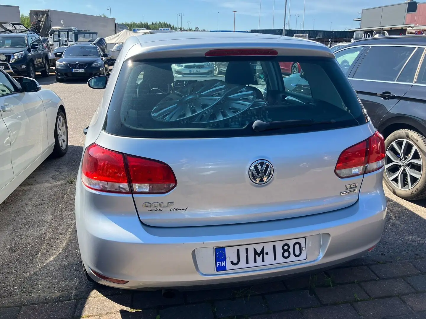 Car Image - zStA2JYQhgx1bFcW5E1LI