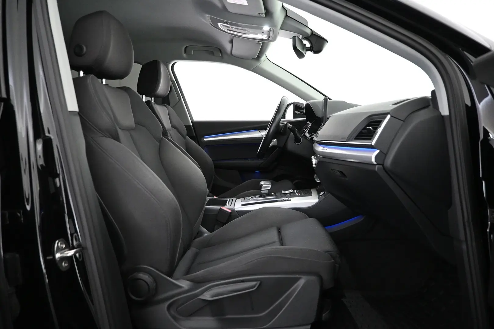 Car Image - 5XfgLplBDvUcwVub8q5bJD