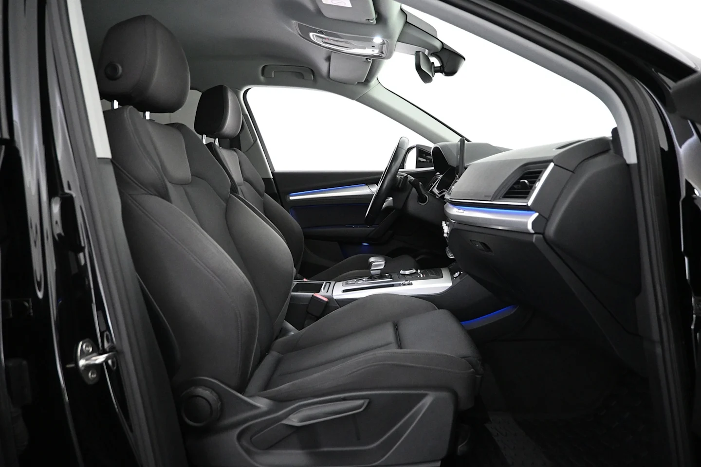 Car Image - 5XfgLplBDvUcwVub8q5bJD