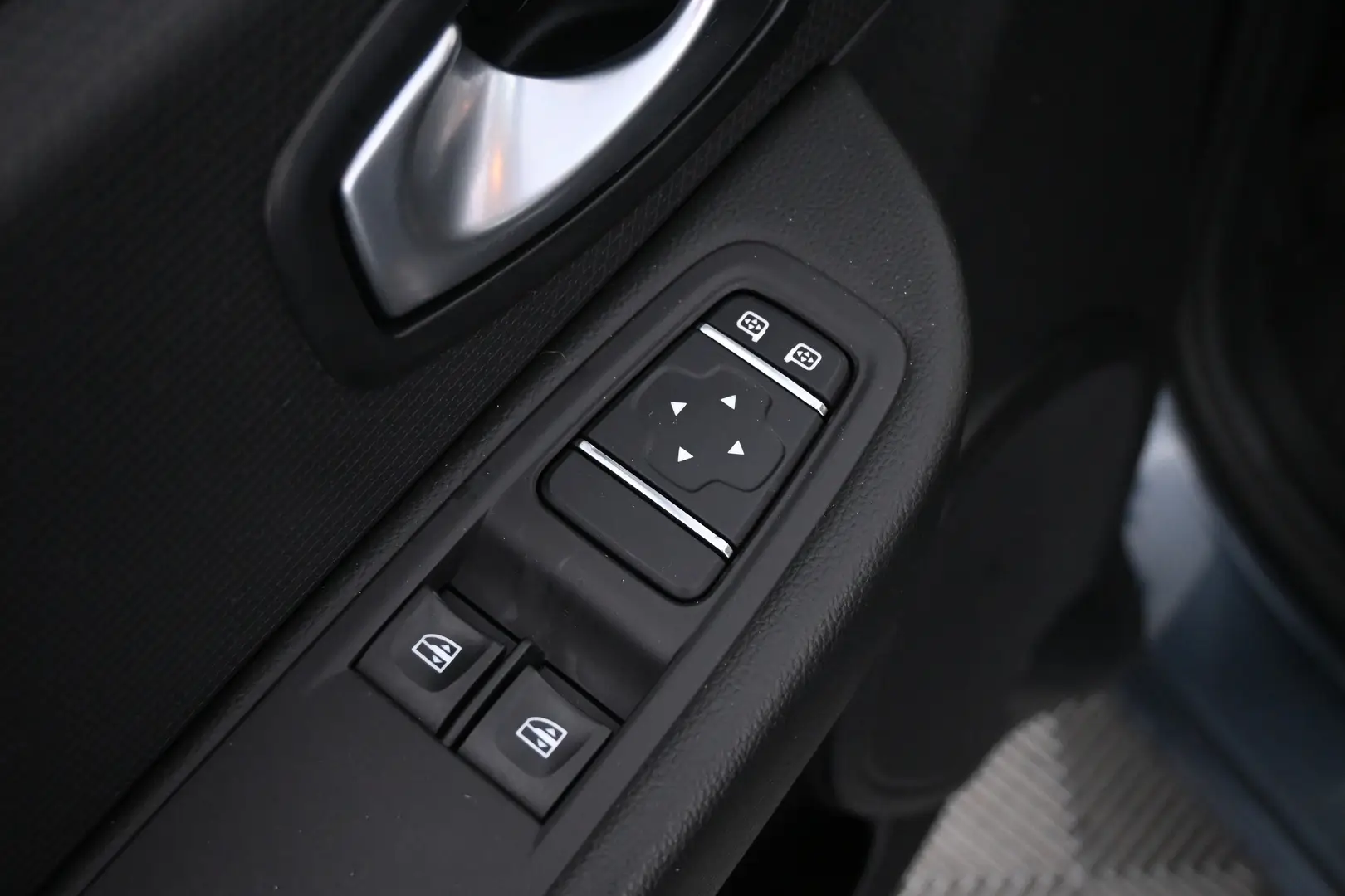 Car Image - 4lc3JHY4OjFWhQKASJWBCS