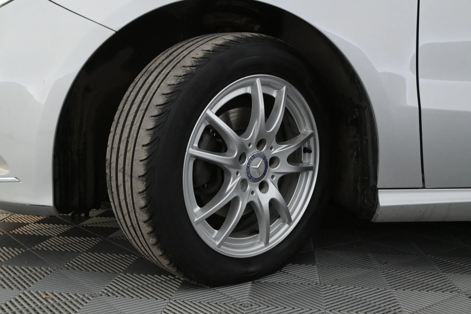 Car Image - 6Sl2BsVmZKFT3BxSWNHJYv