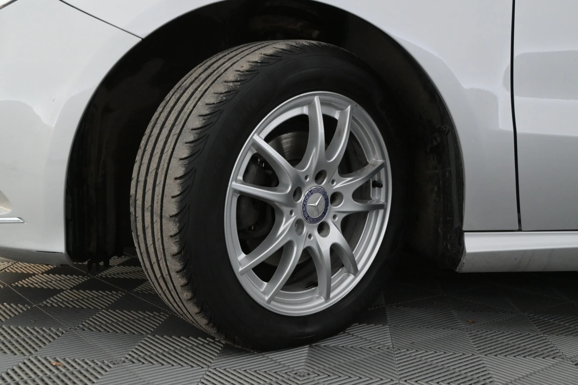 Car Image - 6Sl2BsVmZKFT3BxSWNHJYv