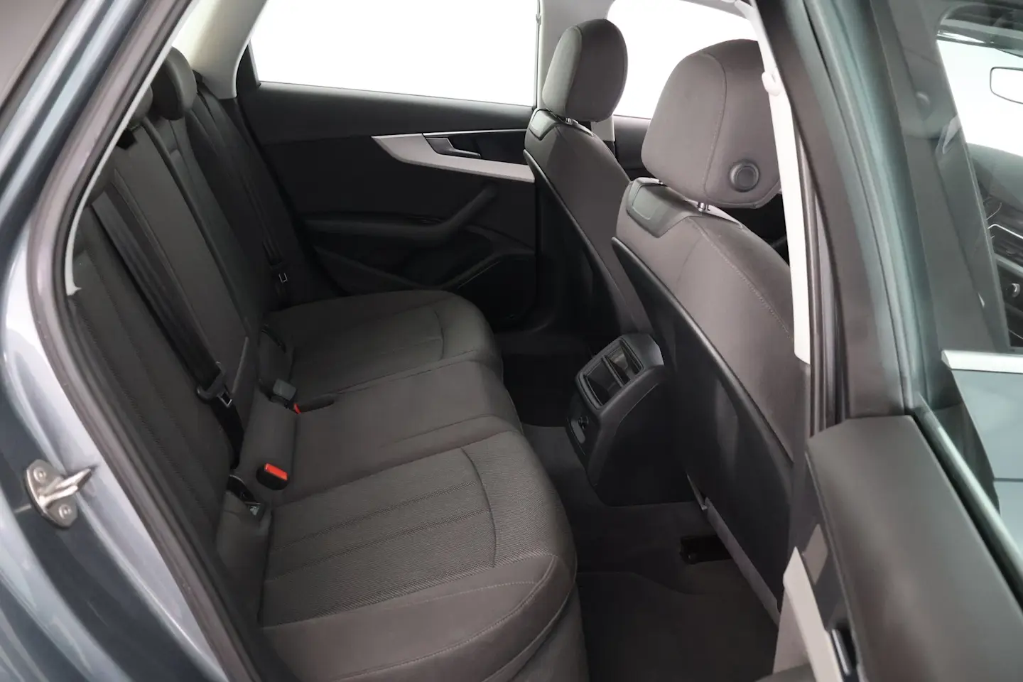 Car Image - AMRO3LDriiJpxgAlJ9ZHt