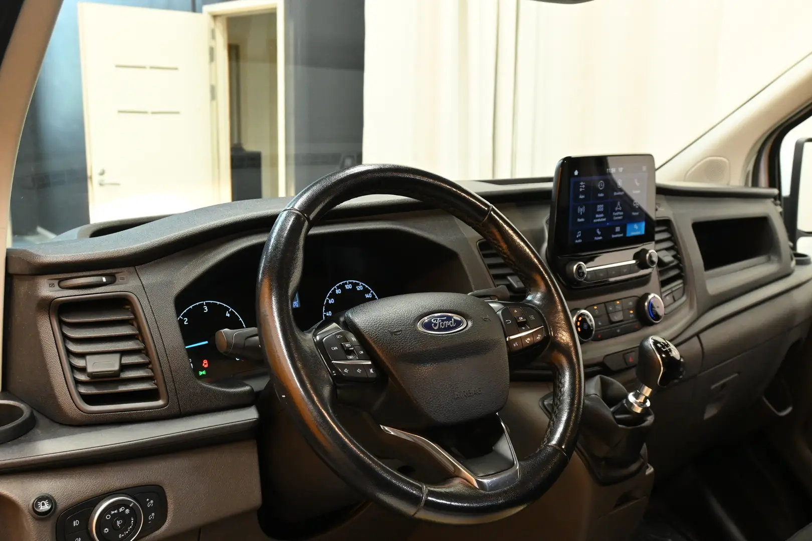 Car Image - kef4Lc9YhY2EetXVHjsLK