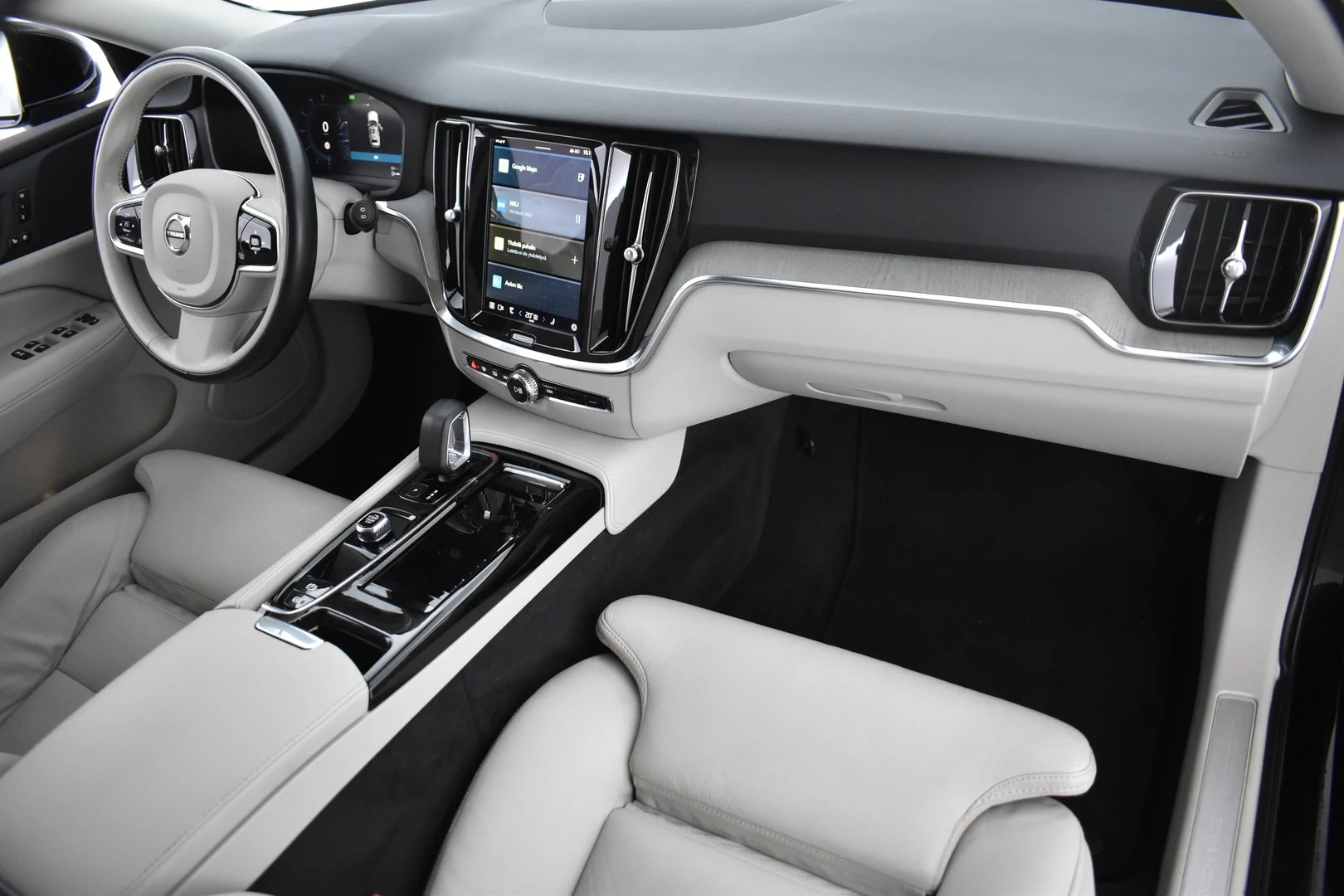 Car Image - 4WnqqSWH00hcIwQev0c6mD