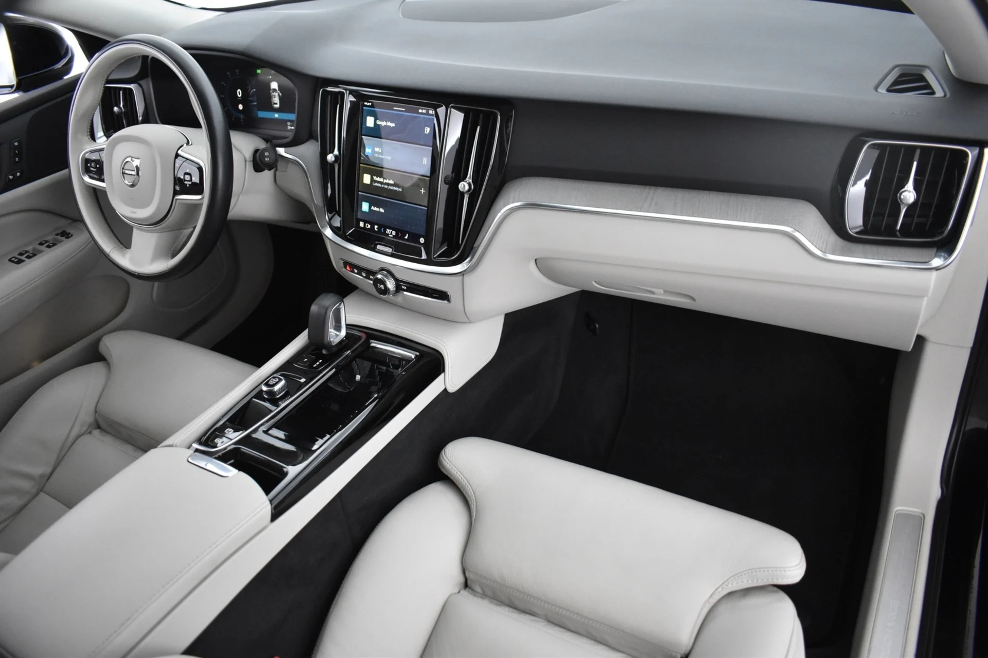 Car Image - 4WnqqSWH00hcIwQev0c6mD