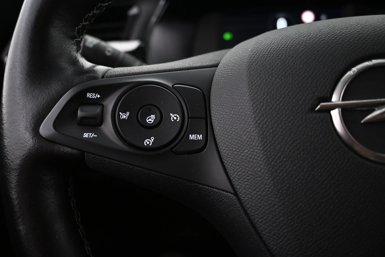 Car Image - 3qreo3gd7CsRf4MujdPuI8