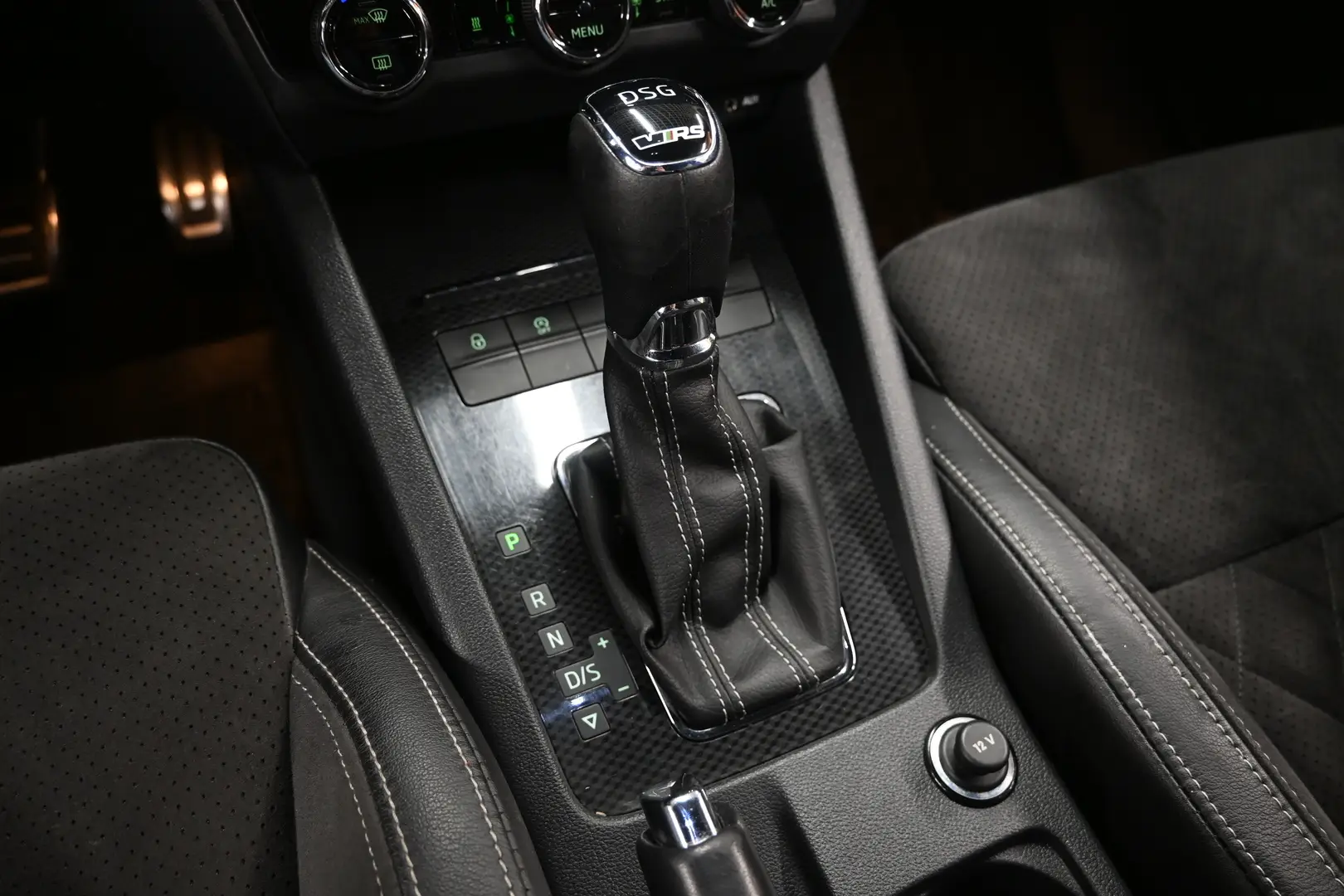 Car Image - 6Y2Ra4dwqqwawW1FA7KN50