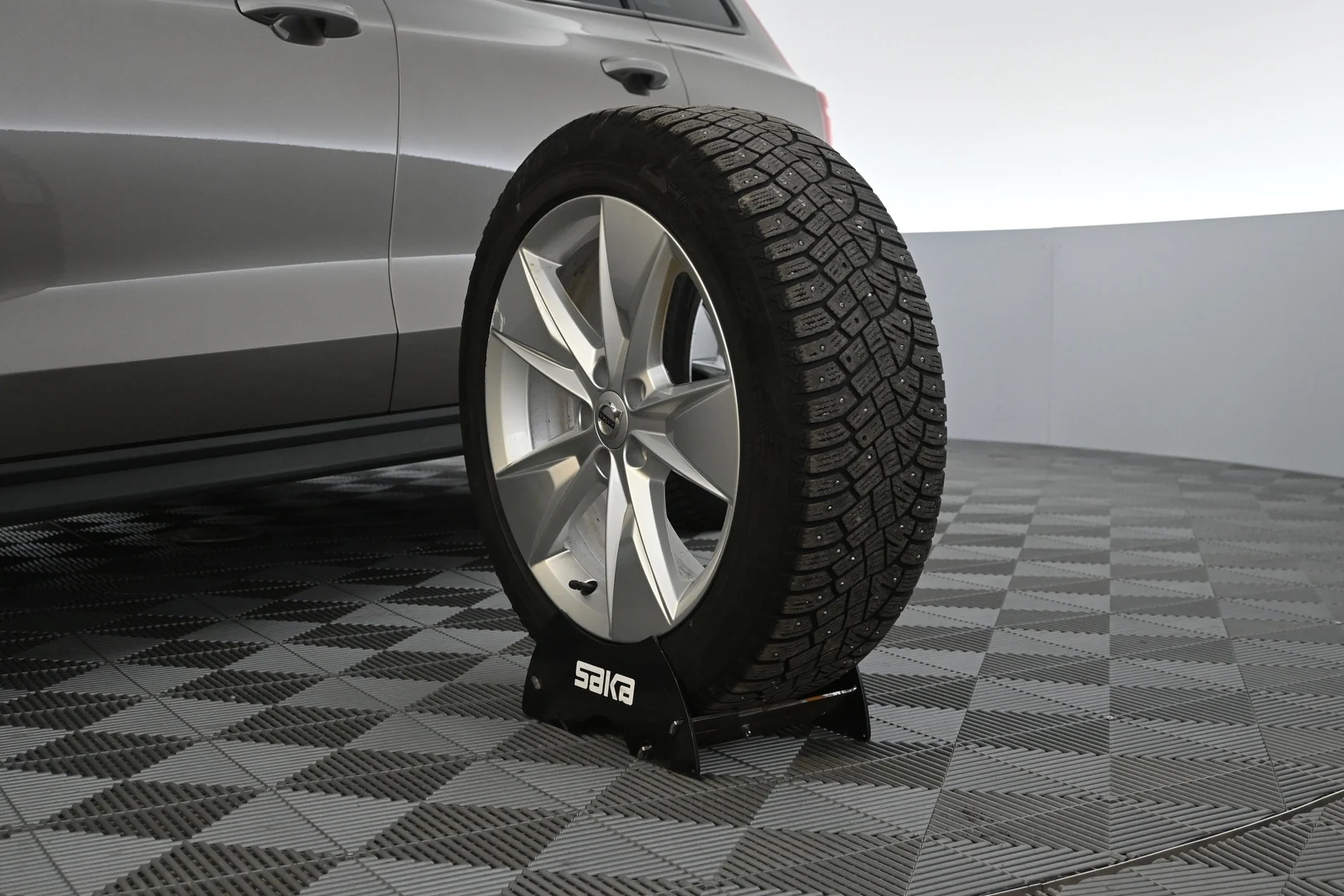 Car Image - zxYRzFAHdHN8ONIIRShCw