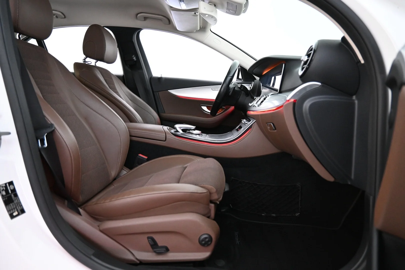 Car Image - T8gH8f9jcli69DSEADXZv