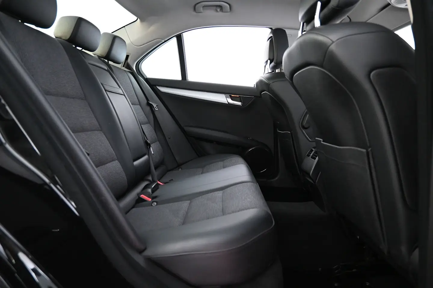Car Image - 2uSTUyxaThj2RpPXIGzKLA