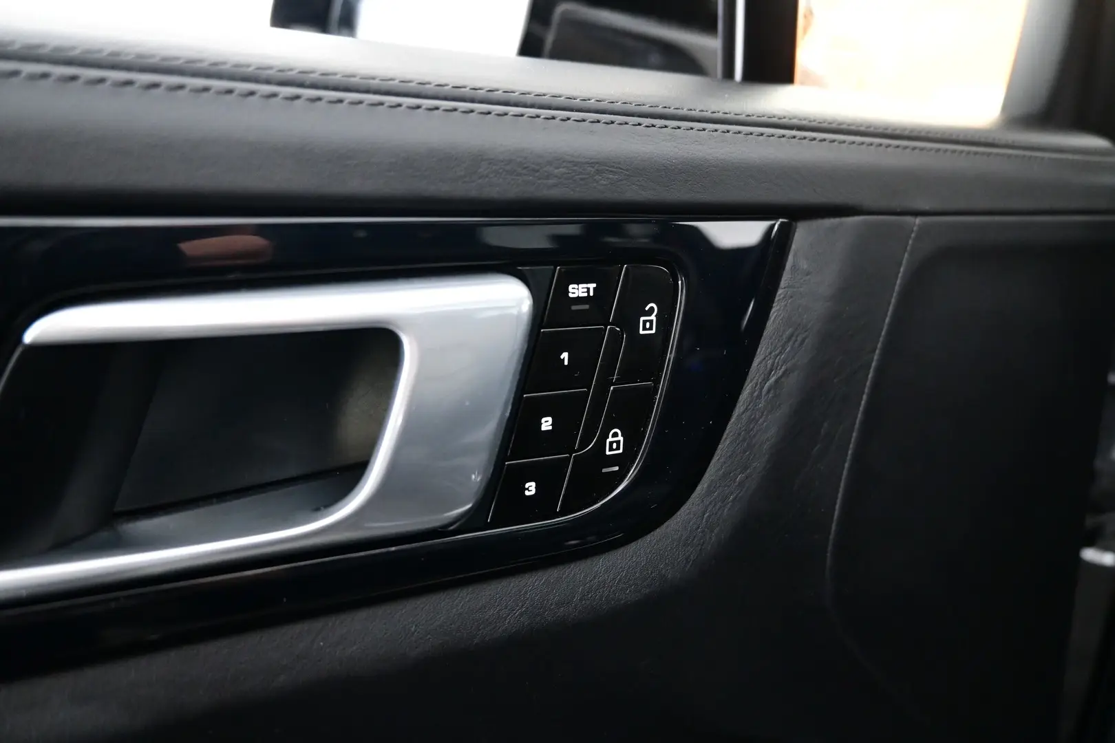 Car Image - 5CAICZhq1O5A2GPm4f9VDS