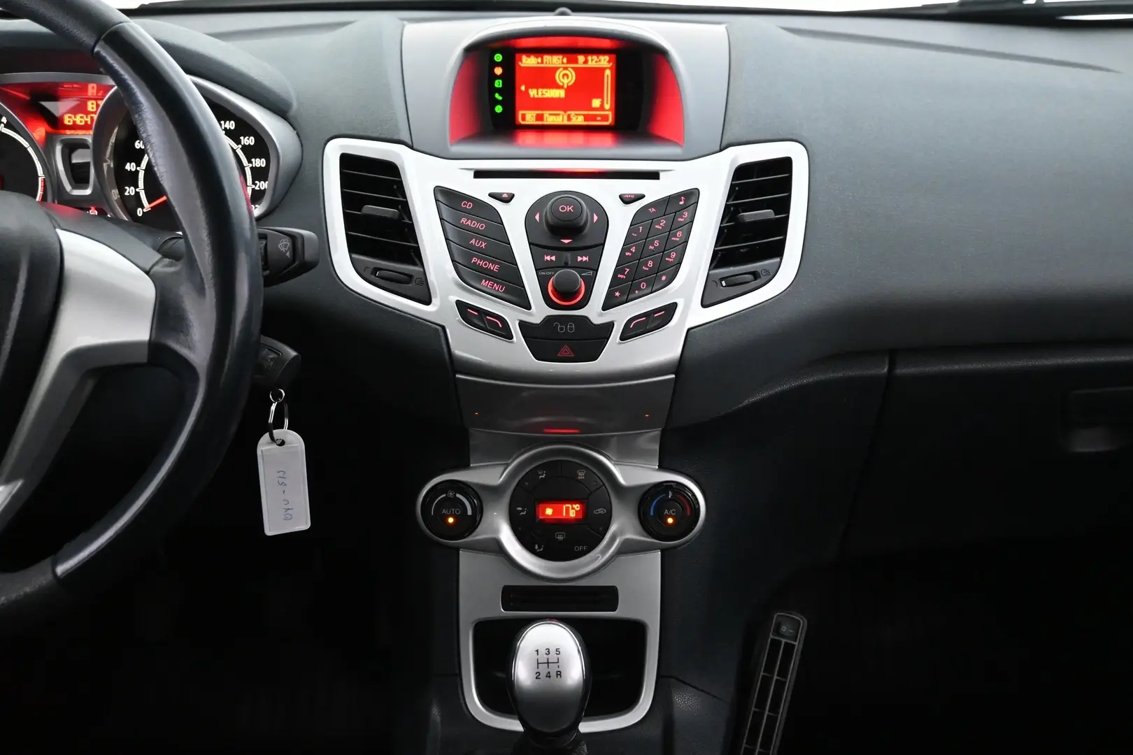 Car Image - 3ytGjuZwAALtMuRyTkGYPL