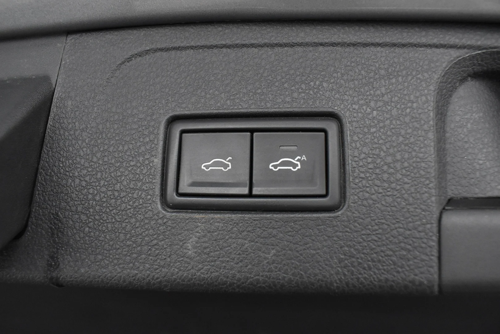 Car Image - 5Dy2IOoS73S0hmByXtOaBh