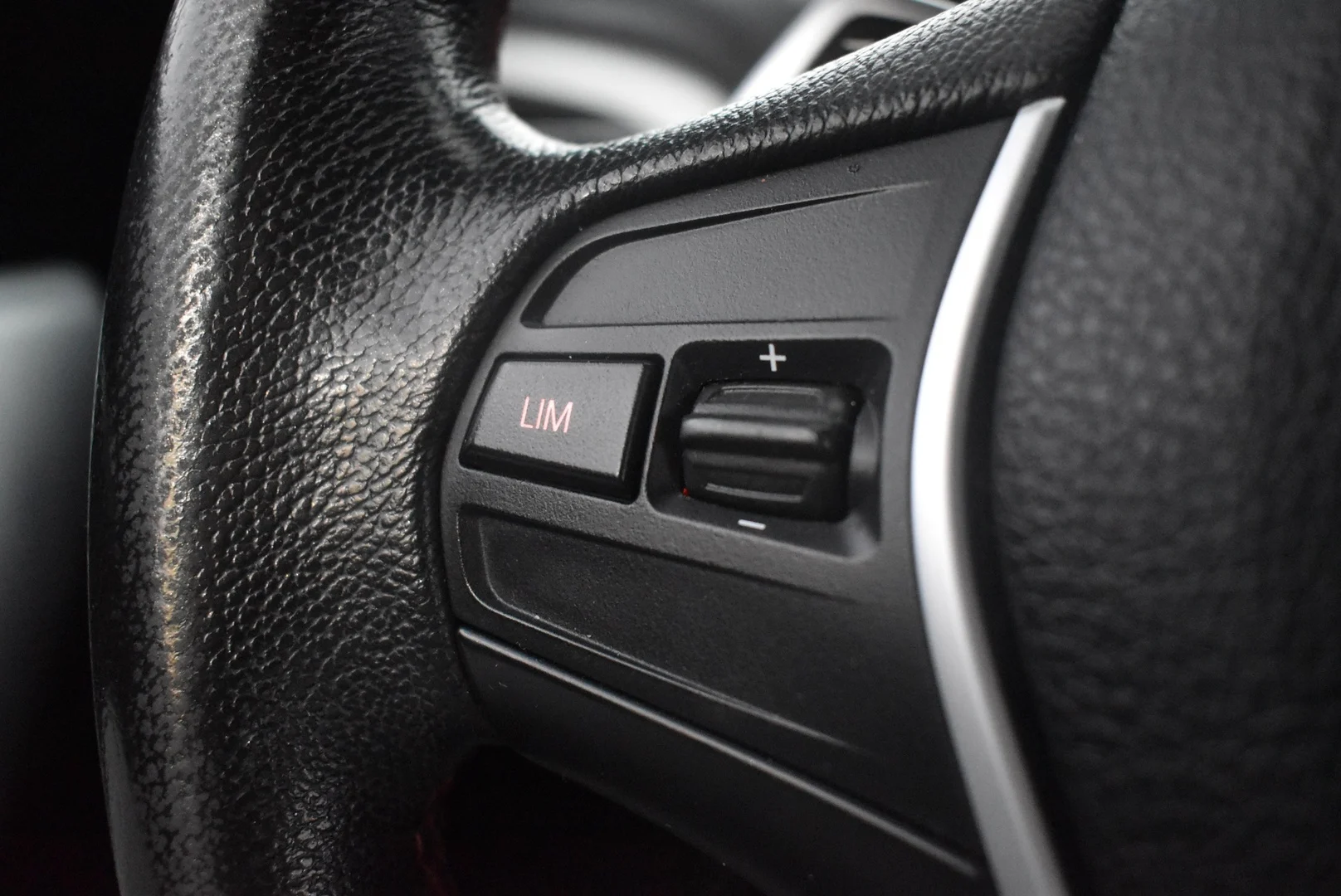 Car Image - 4UPjajJYxy3TKBkarTwM70