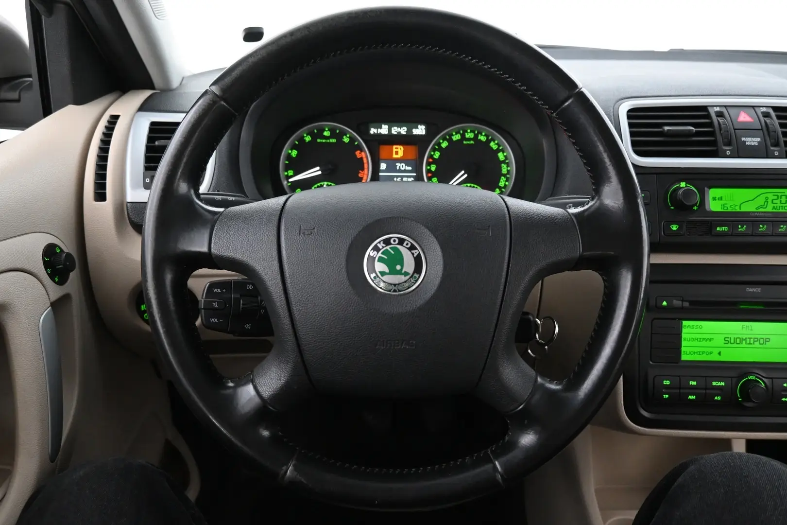 Car Image - 6CzBRh9jLtoqnTnJ8Pdc8V