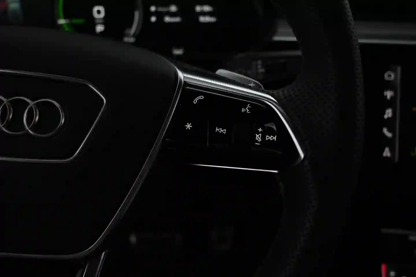 Car Image - 3SeTrWVFpMxFcxx8TpHywU