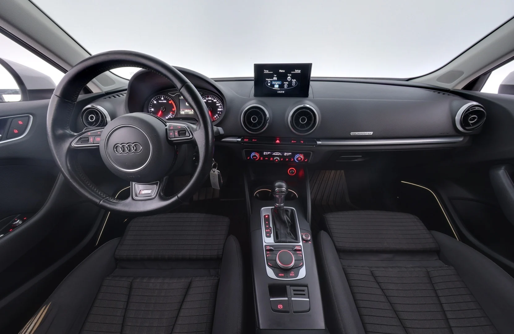Car Image - fcLf4cOHPBOeLtnsmPOue