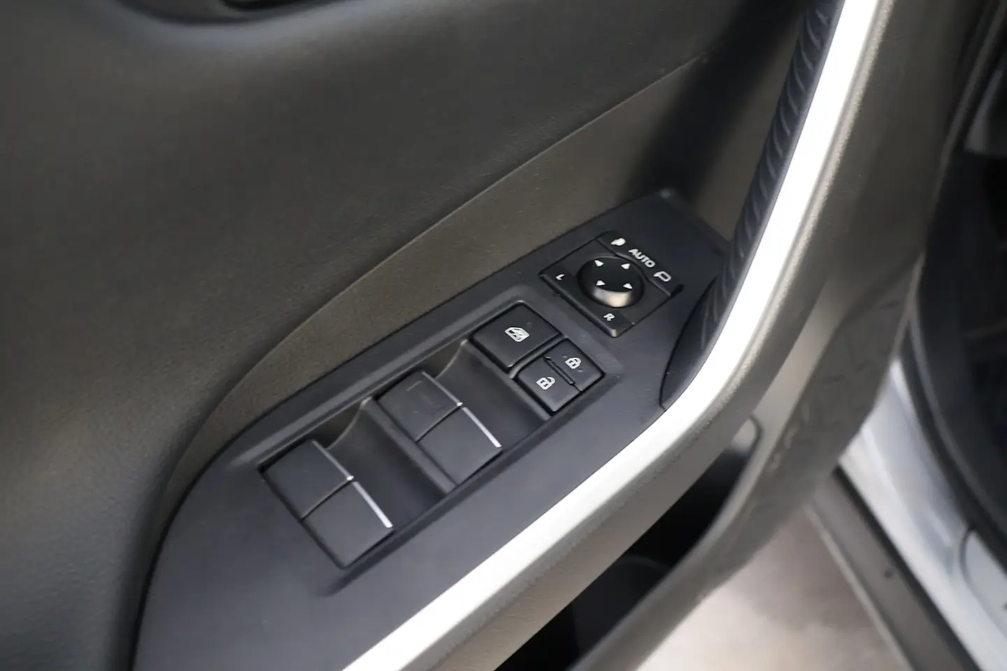 Car Image - 2YMyamGZWyl7HTgTlhQqxC
