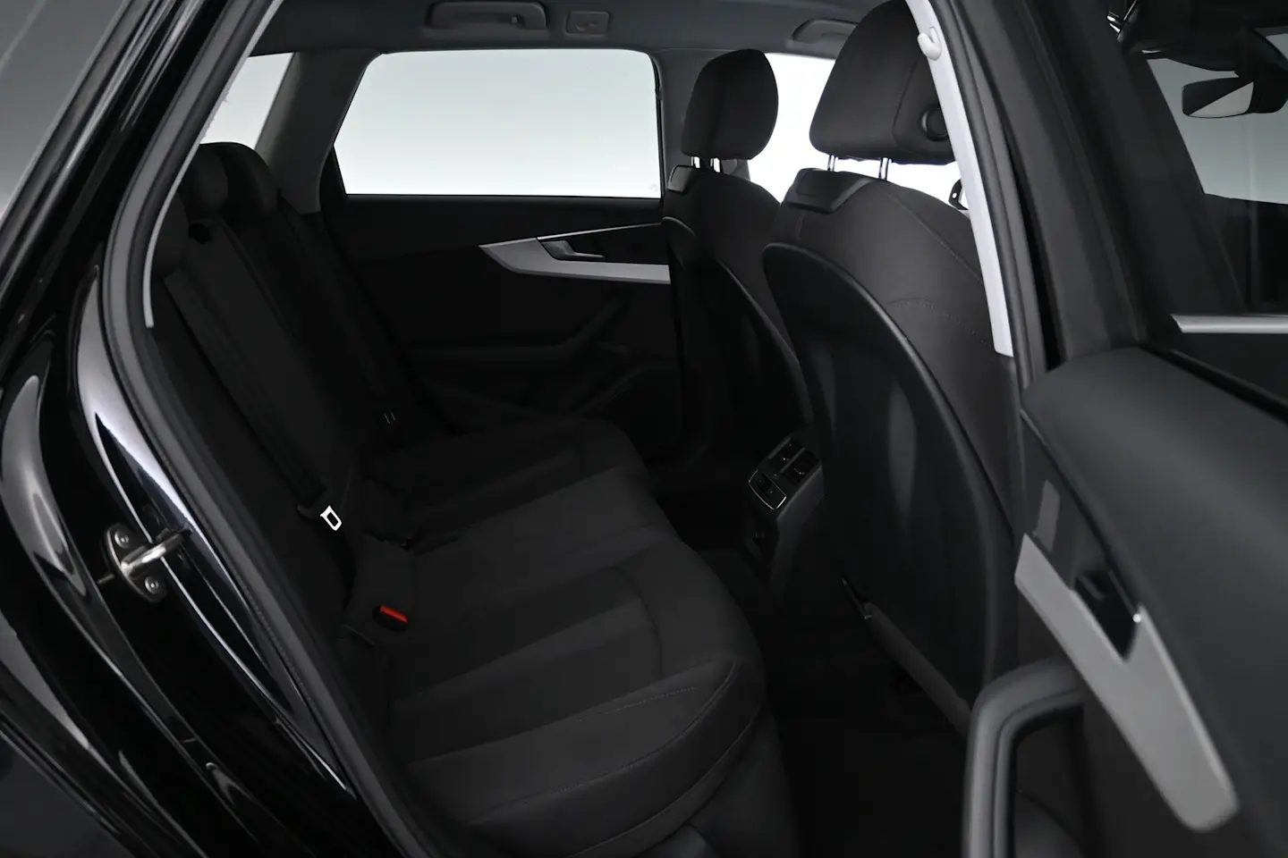 Car Image - 5pocurbbGsm6bKBR0kmsOE