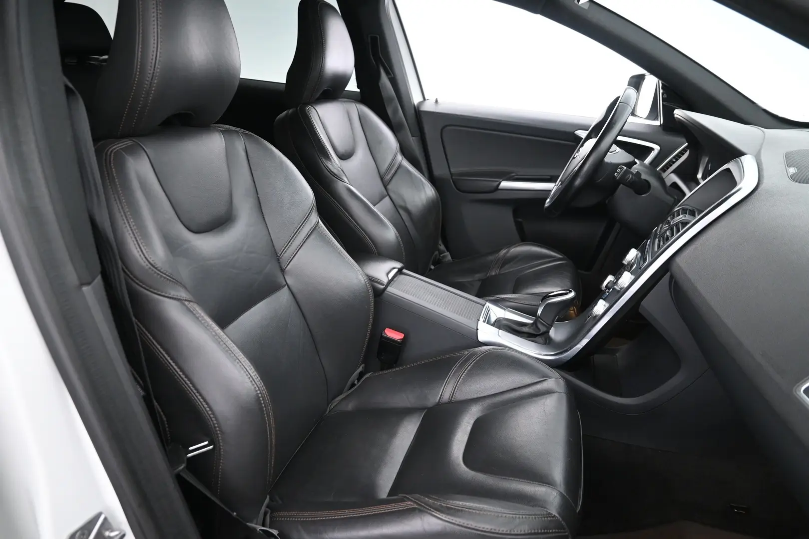 Car Image - 45fTbKPT6vs7YL6sogLMlN