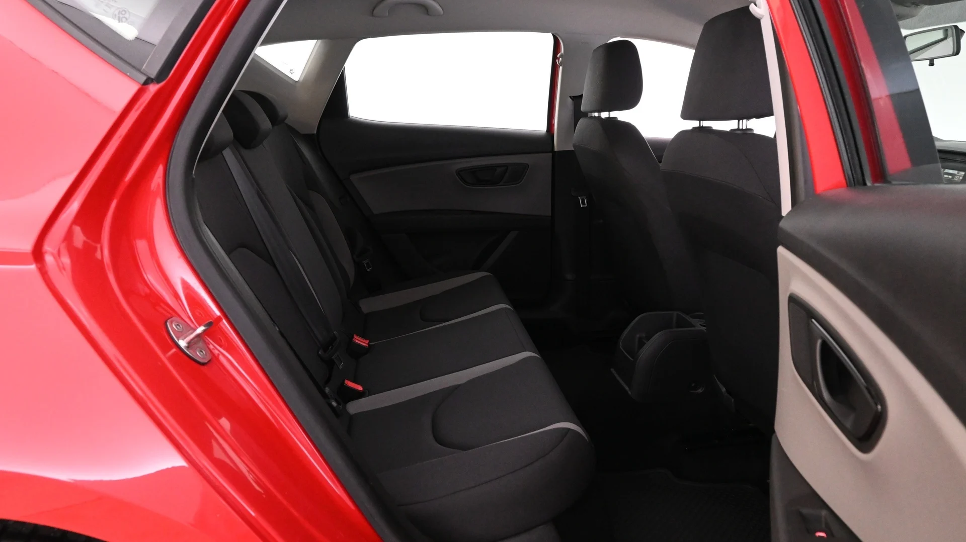 Car Image - eByIJunTuHnFHXqSKClMS