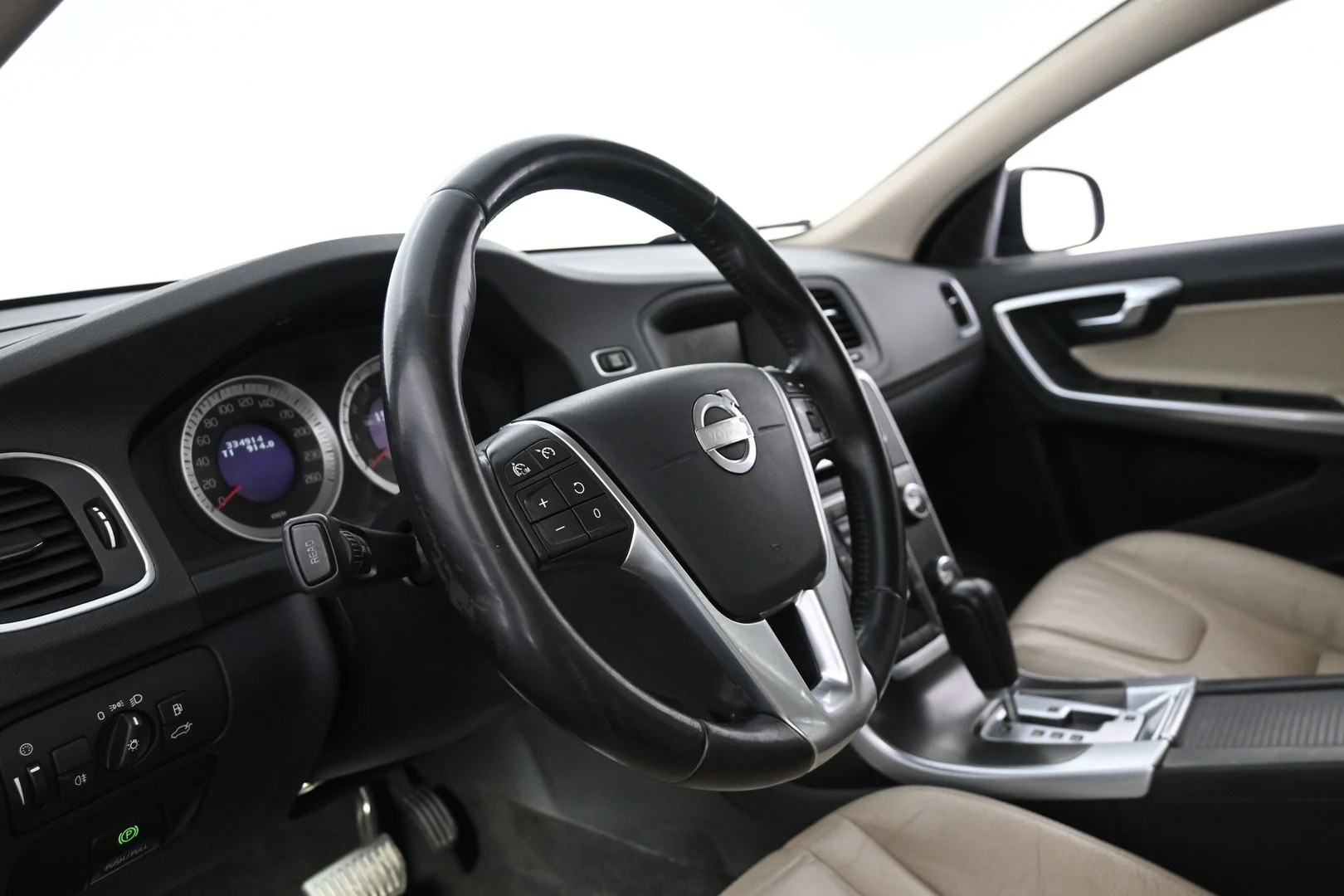 Car Image - 6DjbjsirjHqOL8QjM8KXnV