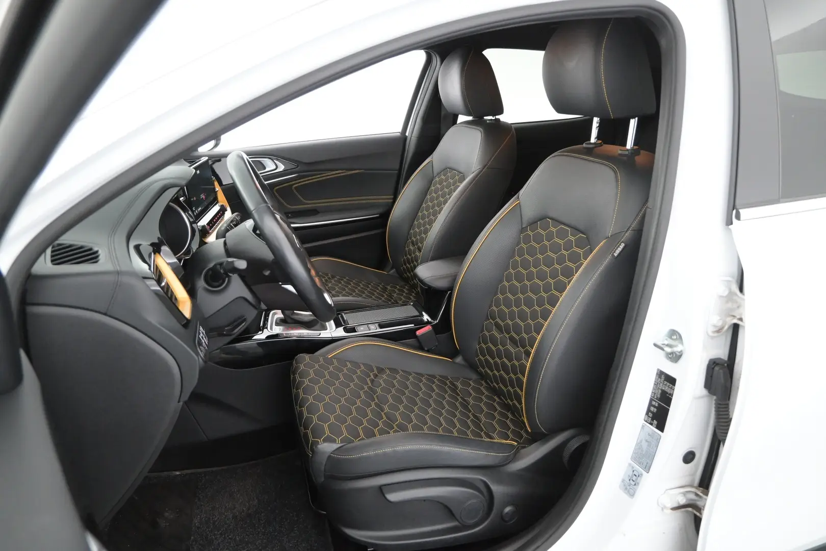 Car Image - 1J2ak7NvMGh4XkfnKpQIK5
