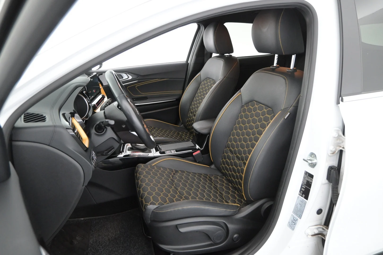 Car Image - 1J2ak7NvMGh4XkfnKpQIK5