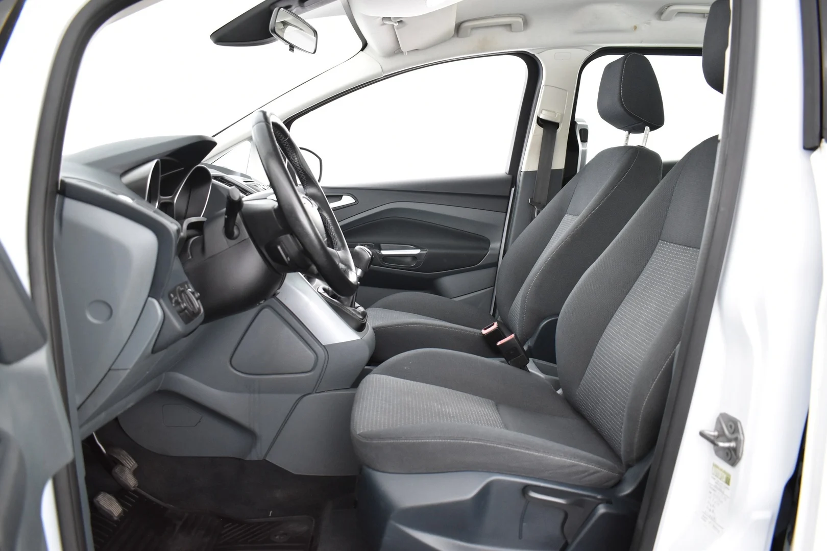 Car Image - 17xFvnkknQarcdjvMxAF3B