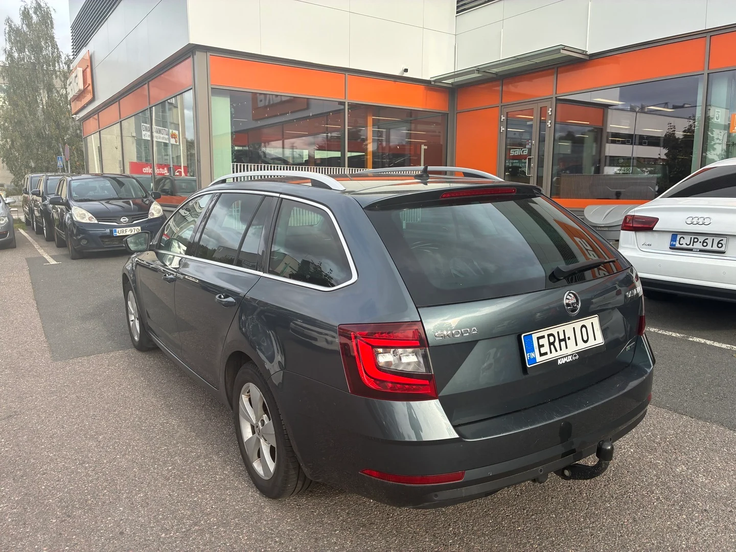 Car Image - B5zI5KecmQypzbQFRITum