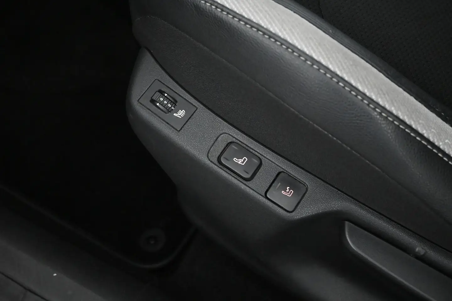 Car Image - 2asm22Y6d2rcJPq2llw8tb