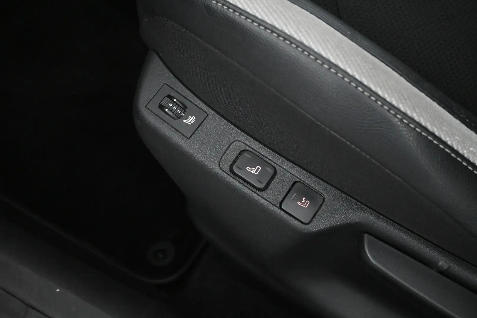 Car Image - 2asm22Y6d2rcJPq2llw8tb