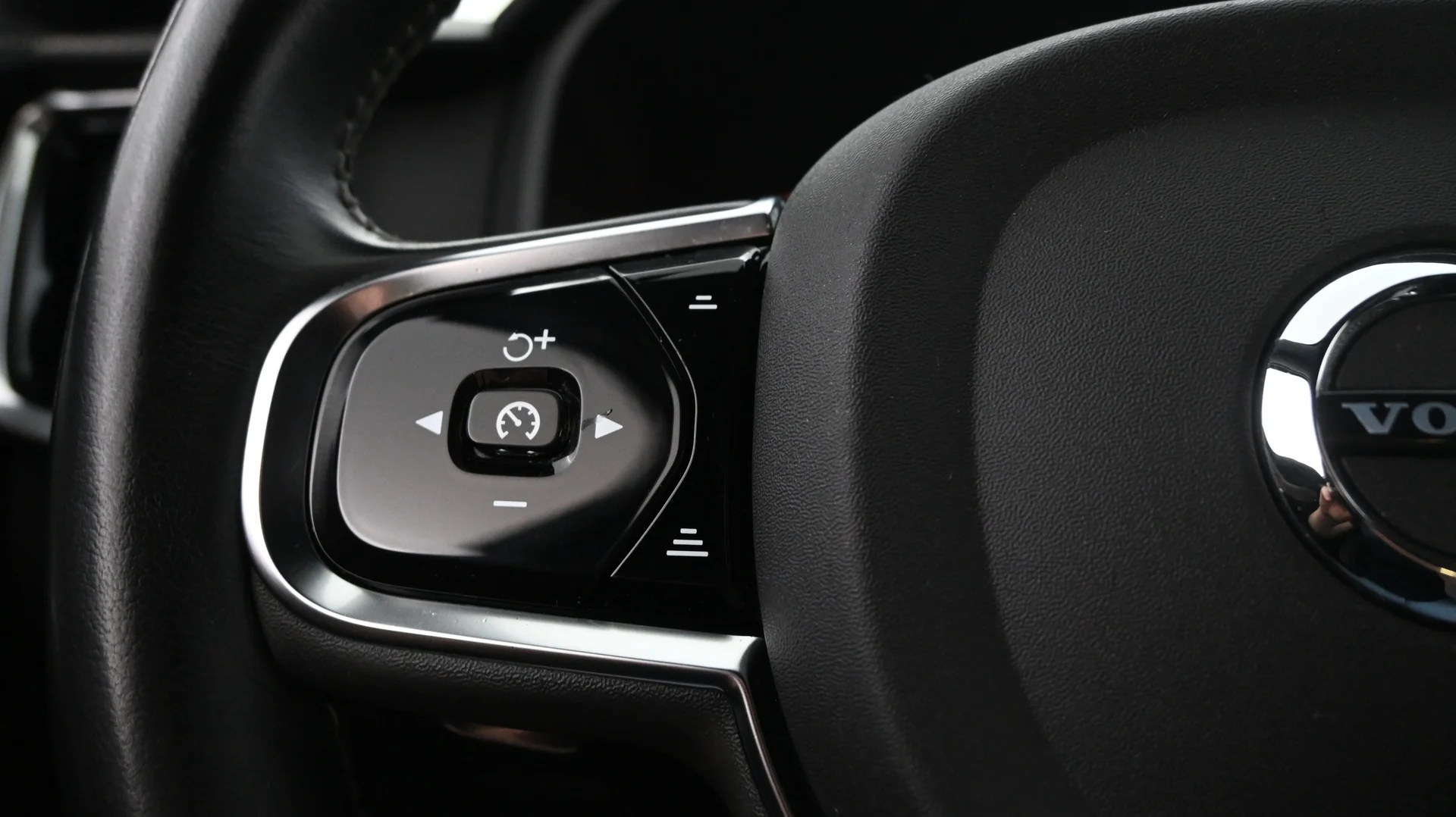Car Image - 7uA1qSiMrZqz8cOSy1V6cZ