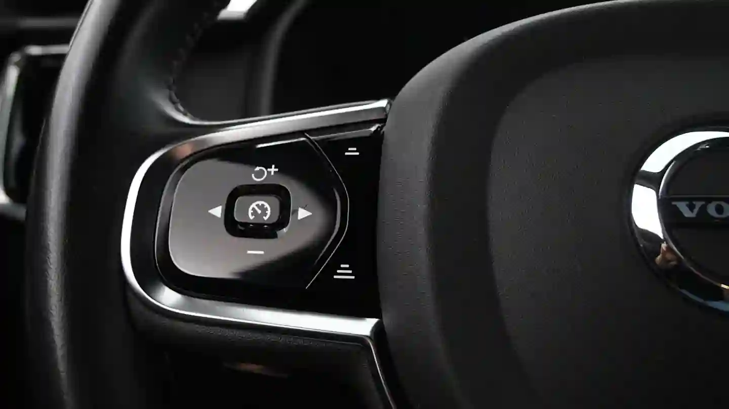 Car Image - 7uA1qSiMrZqz8cOSy1V6cZ