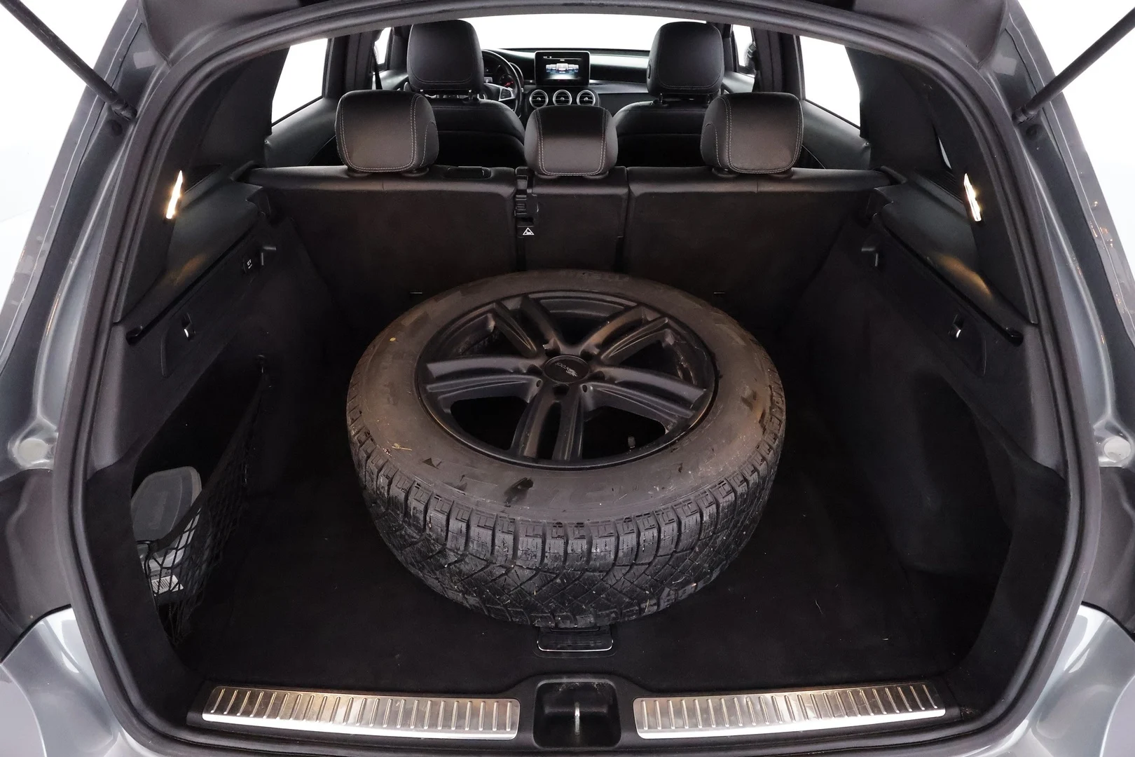 Car Image - Rnz8AImhZFKbPNFxjTtAV