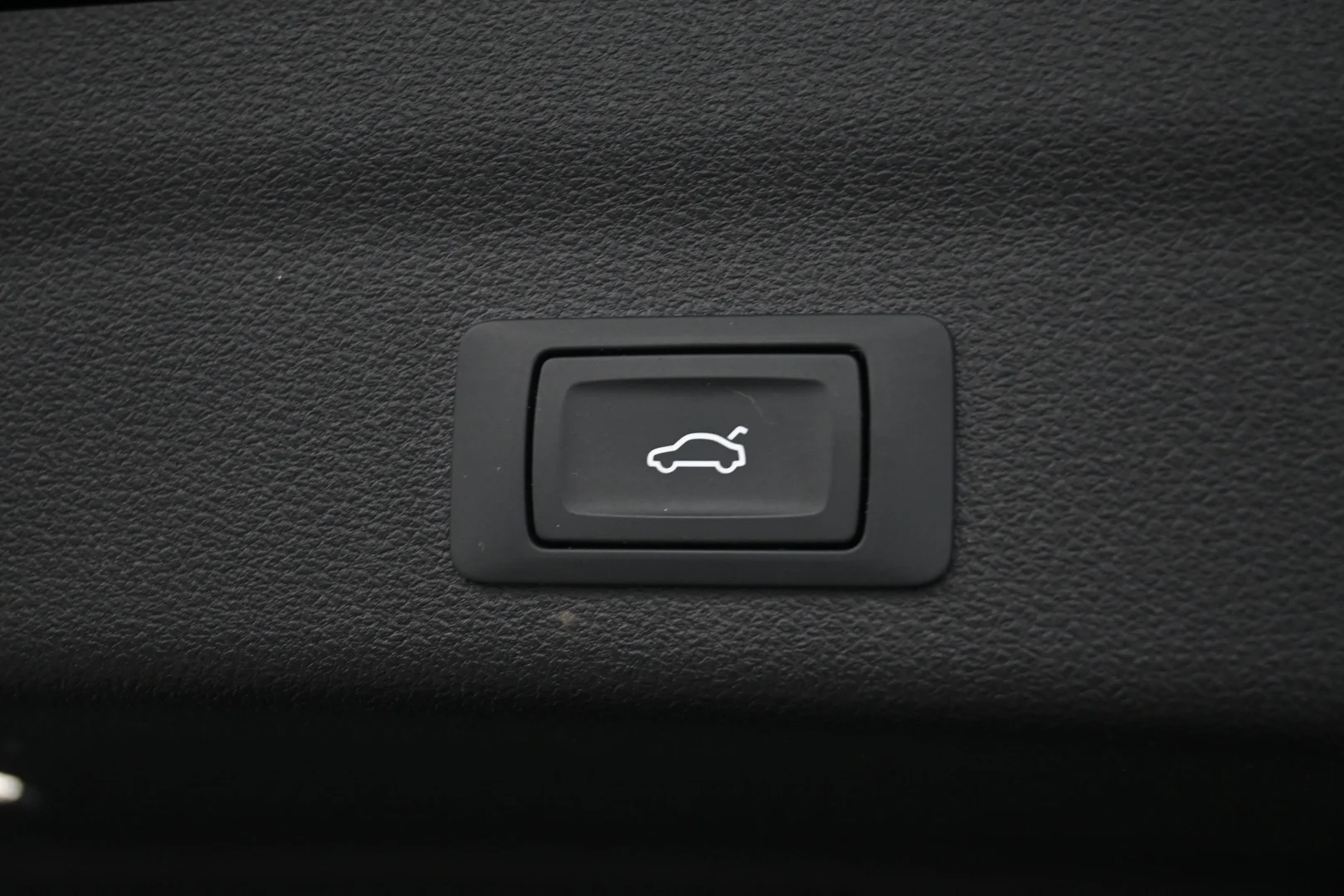 Car Image - 7HuGSiPdi3bKCbZ1jlvW6j