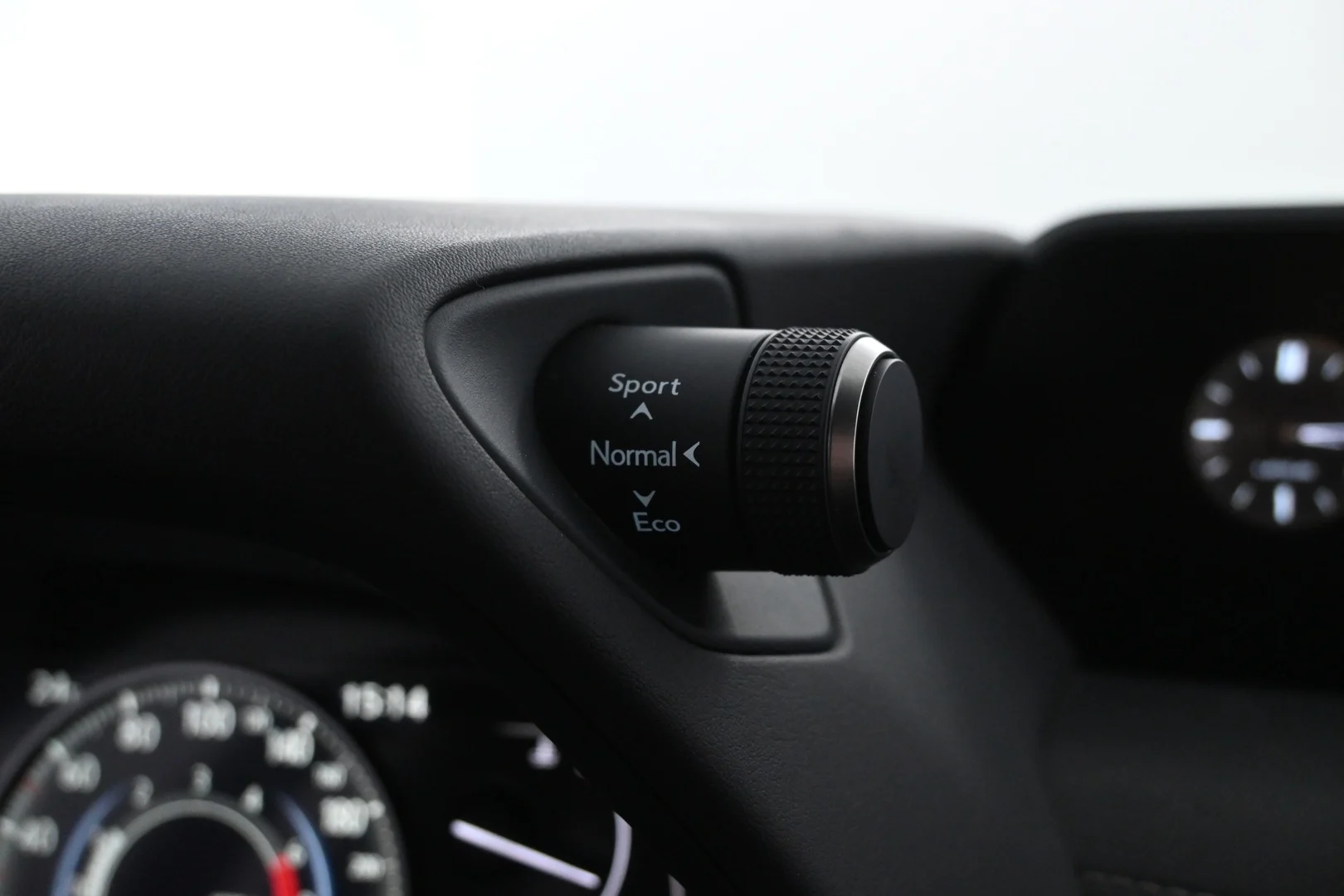 Car Image - 6L98iUJz5FVYEyFAFu5ADp