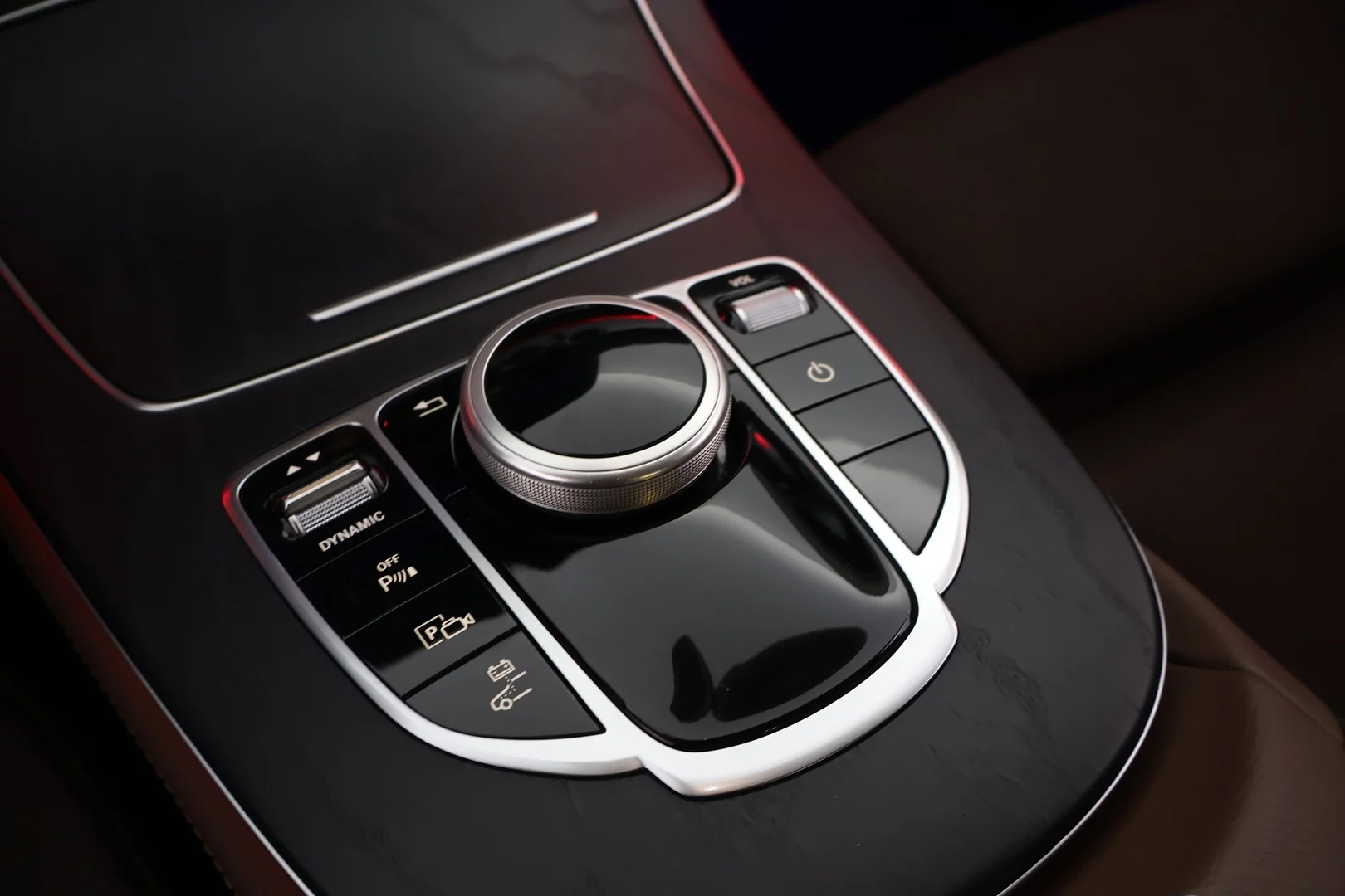Car Image - 1MWZPlmbHa6sL9YYsFZiLj