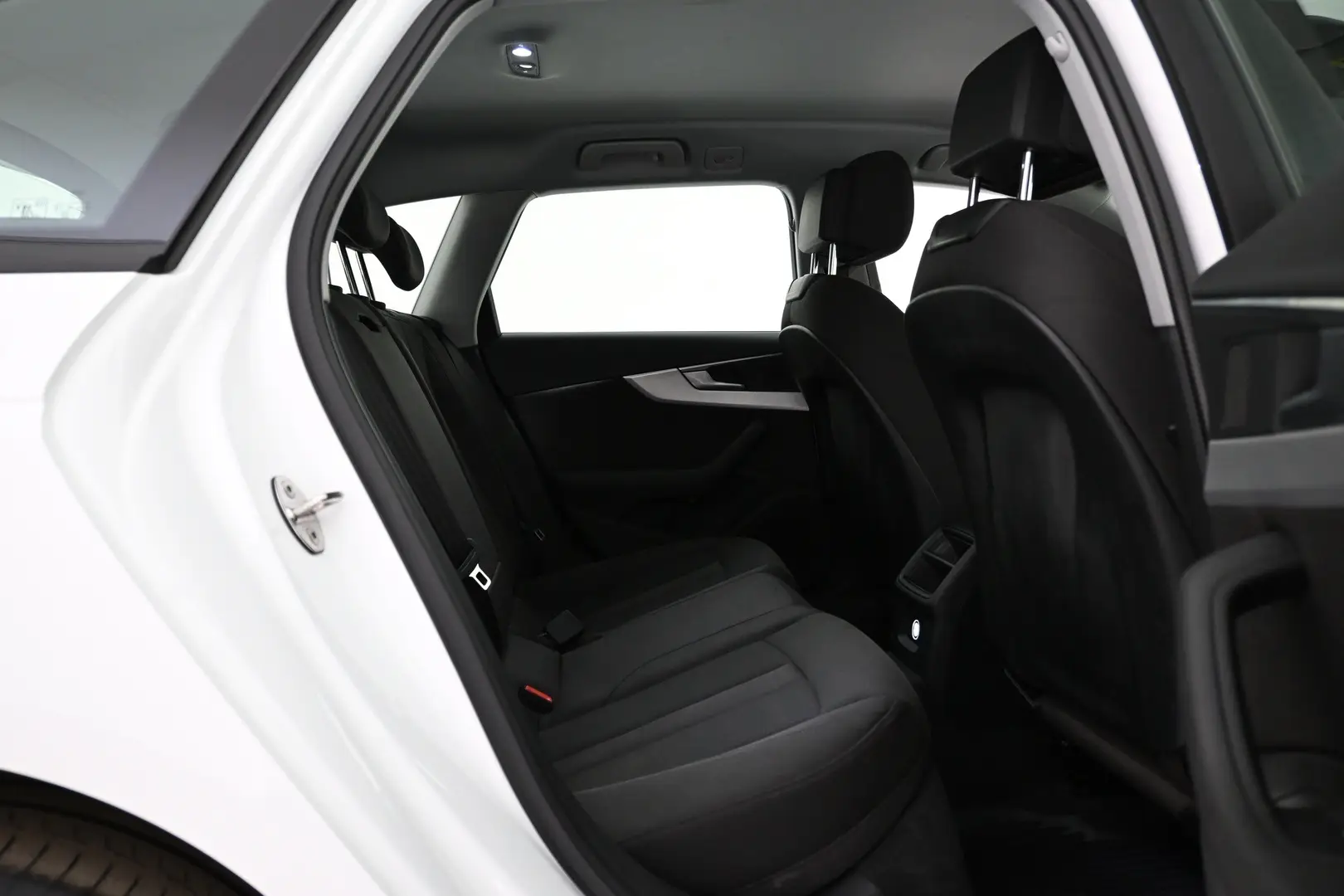 Car Image - 5aKYFOSlg4EV3cPu6GeEcl