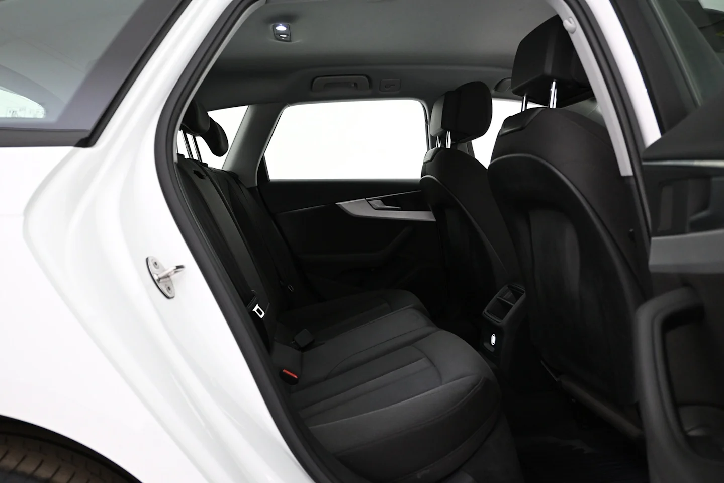 Car Image - 5aKYFOSlg4EV3cPu6GeEcl