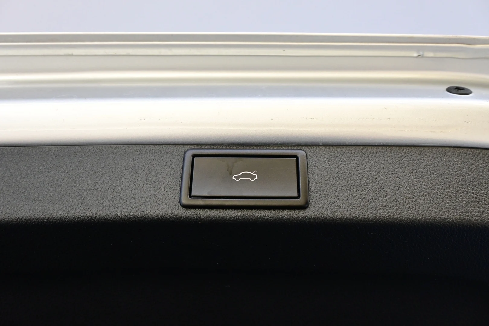 Car Image - 3Pv3eAf7zdrrwhhk27njfv