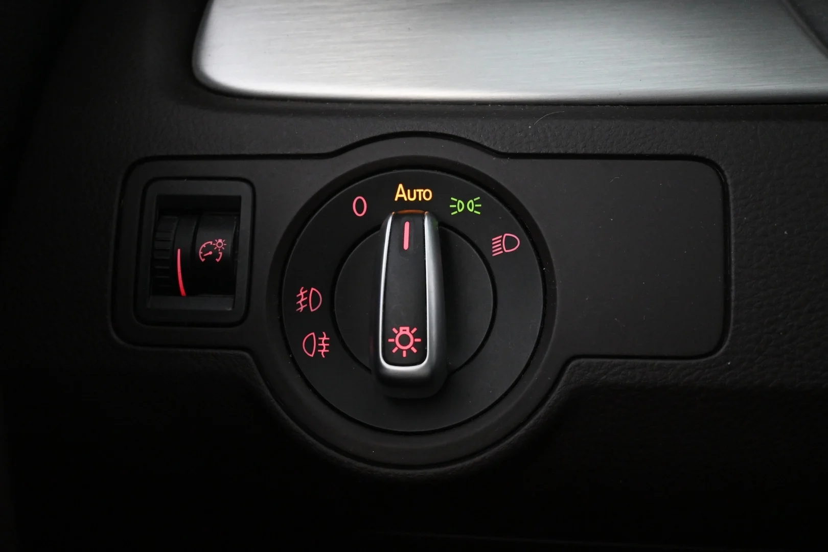 Car Image - 2JeVvryHOLRqGMZWzh7QqA