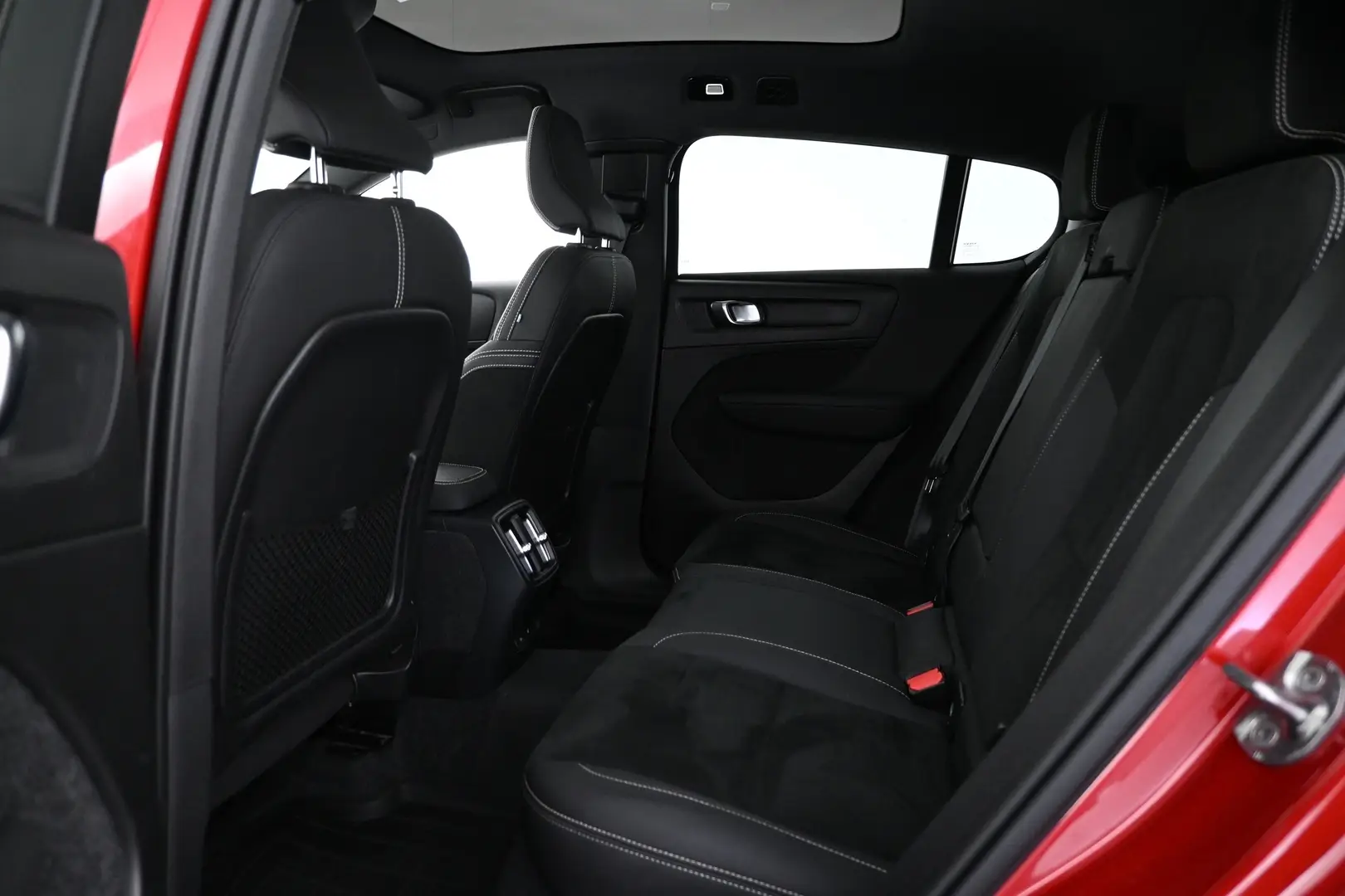 Car Image - 2KMtdDQWQxyVx5PM4By2IC