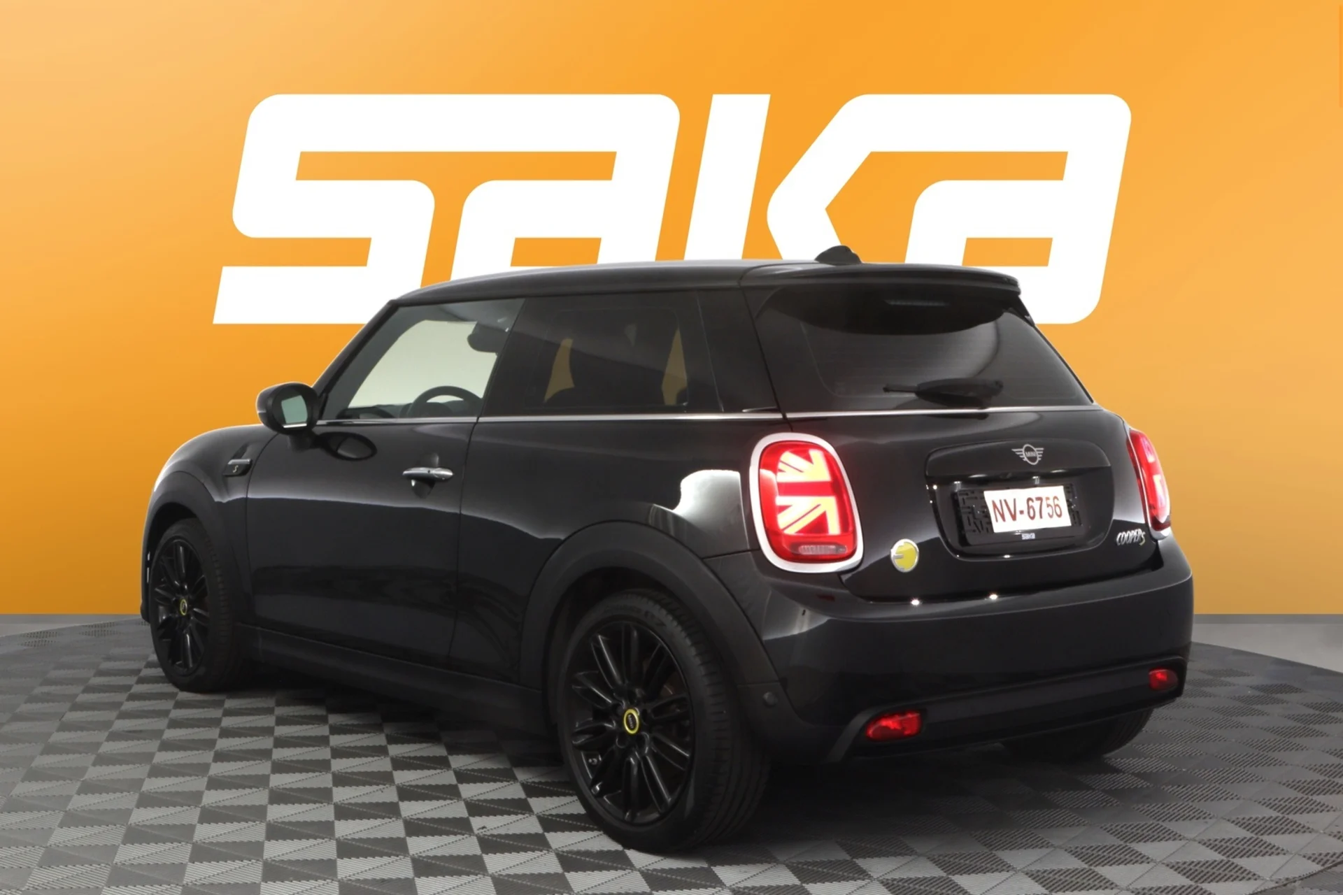 Car Image - 7n0kUmaQM71VImx64YKxsO