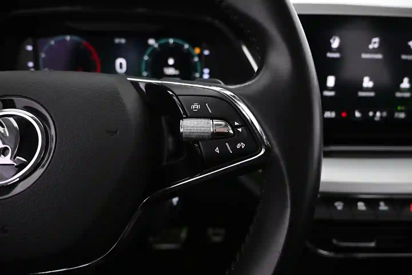 Car Image - UunPpROg0z6VOzF8VRda9
