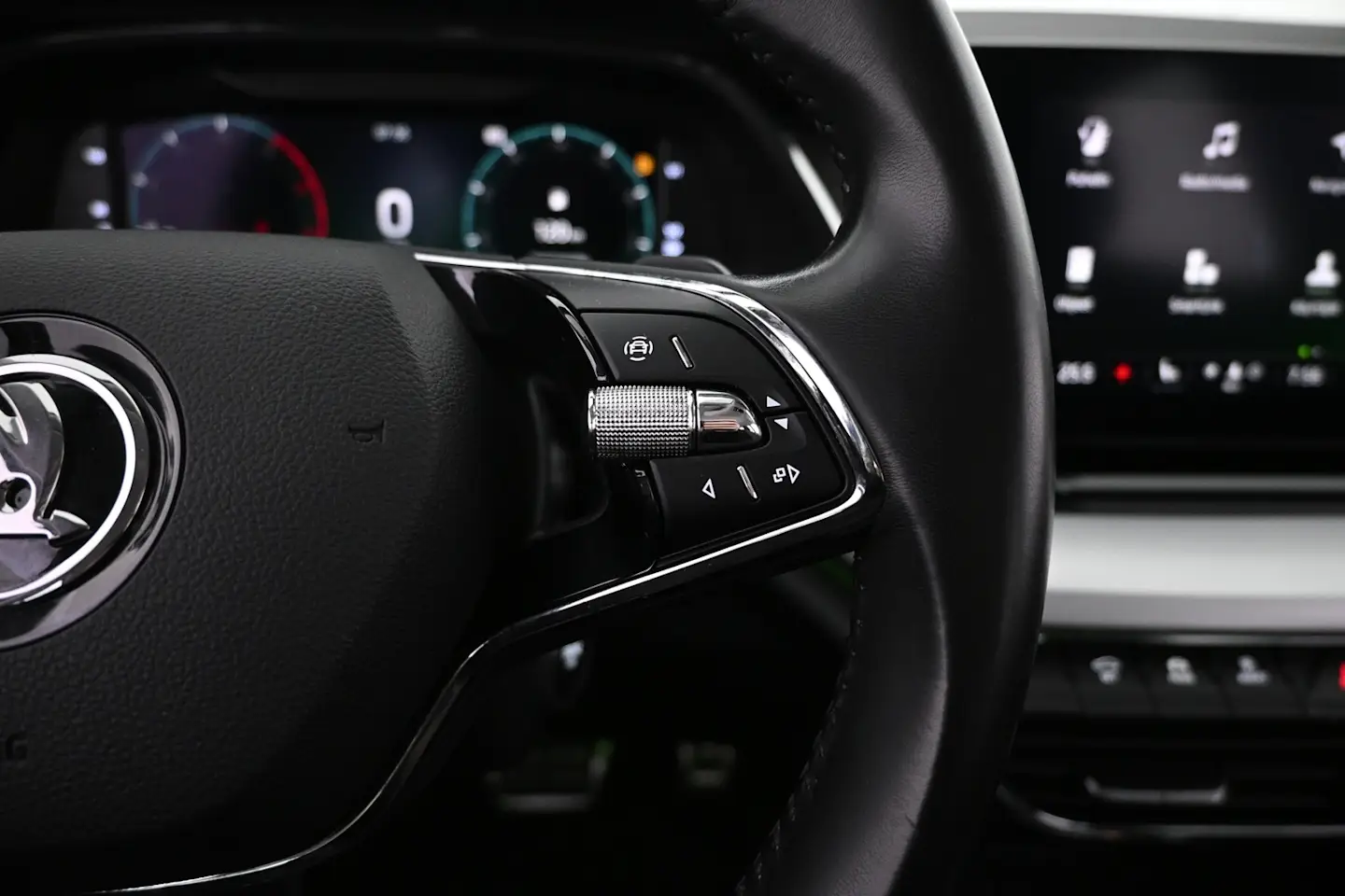 Car Image - UunPpROg0z6VOzF8VRda9