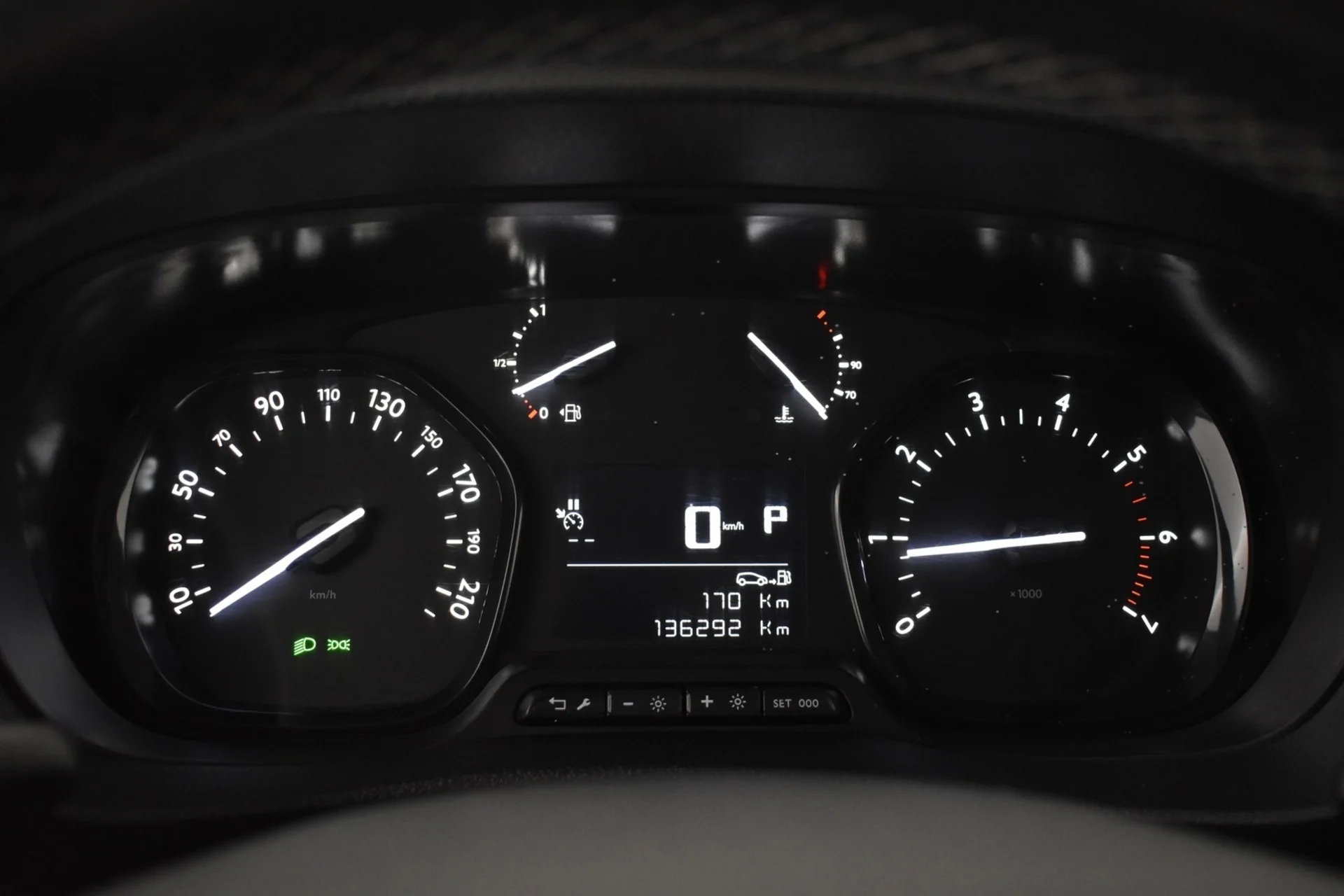 Car Image - 5oGDcLyDGF8YoVEt0VJ5oy