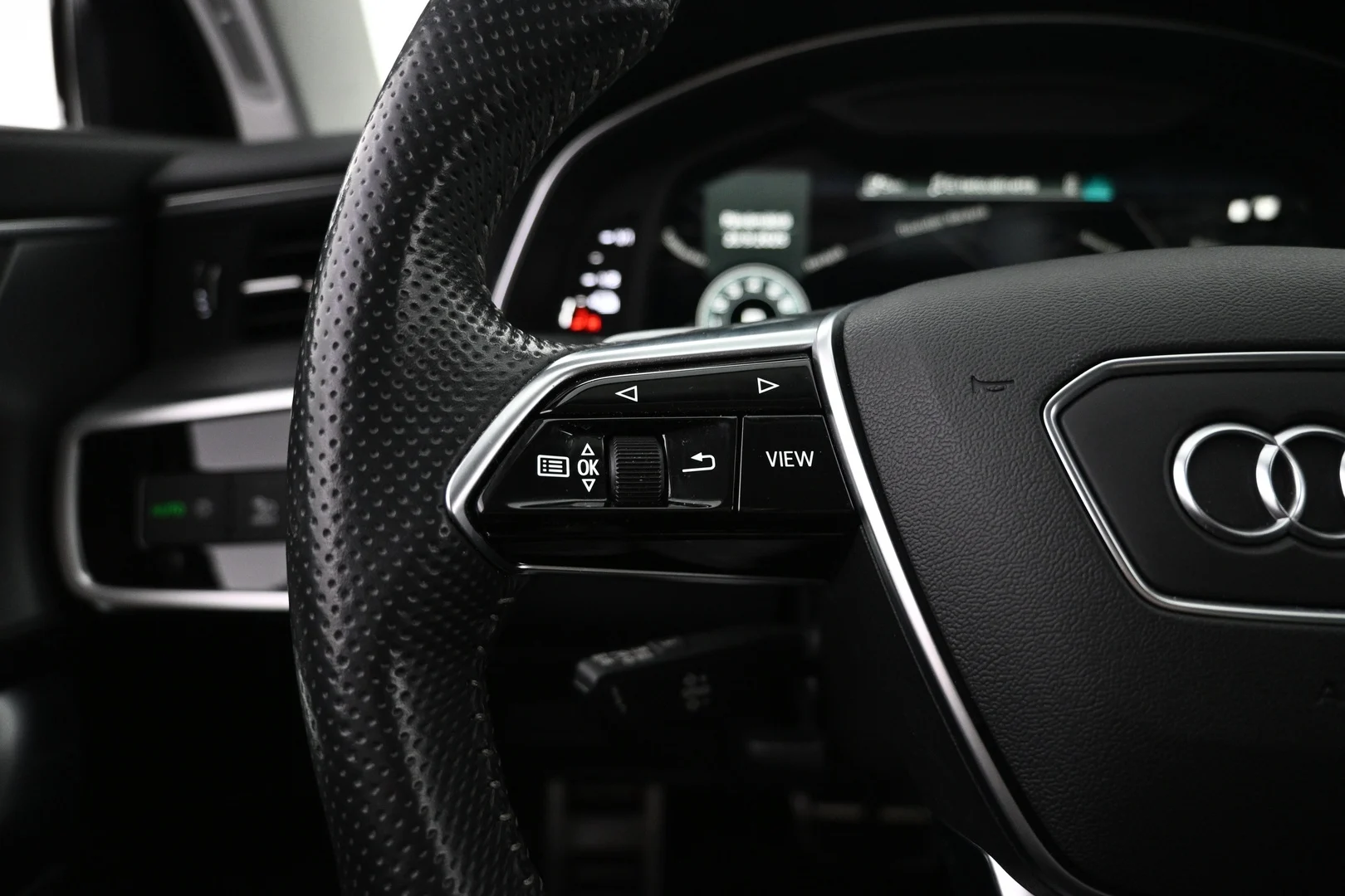 Car Image - 4CRydh2Ig3xDpMyAd8rWxT